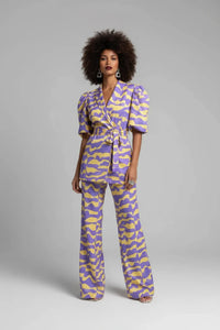 Ensemble deux pièces : top cache-cœur manches bouffantes et pantalon ample à motif