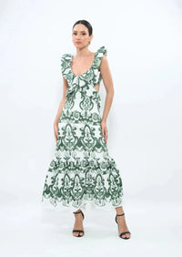 Robe longue verte à volants, encolure carrée et motif baroque blanc/vert