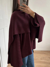 Manteau portefeuille bordeaux à capuche, superpositions drapées et ceinture, vue de face