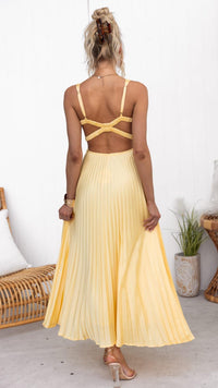 Robe longue plissée jaune dos en X, bretelles fines et jupe trapèze