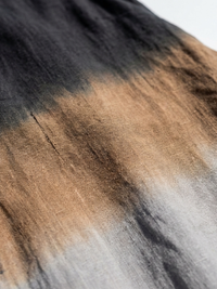 Tissu dégradé brun vers gris clair et noir, texture légère