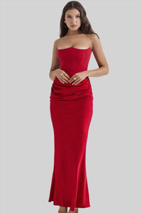 Robe de soirée rouge bustier avec drapé à la taille et jupe évasée