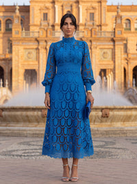 Robe printanière en dentelle bleu vif à motifs ovales, manches bouffantes, midi