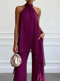 Ensemble violet col haut sans manches, pantalon évasé et superposition à volants