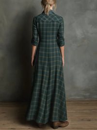 Robe longue Moira à carreaux vert foncé, vue de dos, coupe évasée