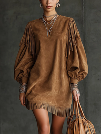 Mini-robe en daim marron à manches à franges et ourlet frangé, coupe ample