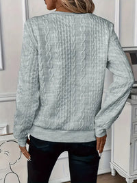 Pull gris clair chiné à torsades, vue arrière, col zippé, manches longues