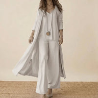 Ensemble trois pièces blanc : tunique, pantalon fluide, veste longue ouverte manches 3/4