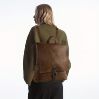 Sac à dos rétro multifonction marron avec rabat, lanières et boucle