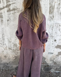 Ensemble deux pièces prune : chemise ample et pantalon long à jambe droite