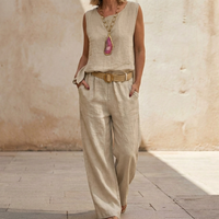 Ensemble deux pièces bohème Paloma™ beige : haut sans manches et pantalon ample, ceinture.