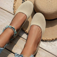 Chaussures confortables en tricot beige clair, vue du dessus, style ballerine souple