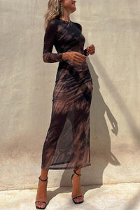 Robe en résille noire à manches longues, coupe midi ajustée, motif sombre