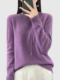 Pull tout doux mauve, col montant, manches longues, maille douce côtelée.