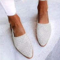 Mocassins tressés blancs, bout pointu, dessus en tresse