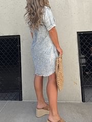 Robe-chemise Zita bleu clair, longueur courte, ourlet légèrement effiloché