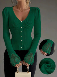 Pull col V texturé Régine vert émeraude, manches longues, boutons devant