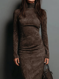 Robe midi en daim café, col roulé, manches longues, empiècements à la poitrine et à la taille