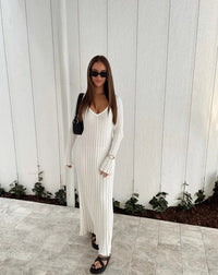 Robe midi en maille blanche à bretelles decolleté en V et manches longues