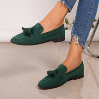 Mocassins verts en daim à glands, semelle basse