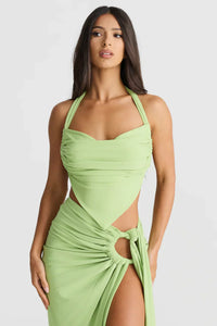 Robe d’été verte à bretelles fines, décolleté drapé, fente et nœud sur le côté