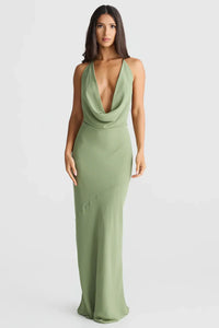 Robe longue vert olive à décolleté plongeant, bretelles fines, coupe ajustée