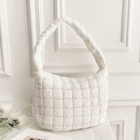 Sac porté épaule plissé blanc, anse courte, matelassage en relief