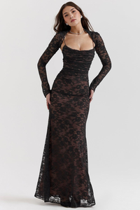 Robe longue en dentelle noire, col carré, manches longues transparentes, silhouette ajustée