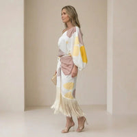Robe Daniela à franges, imprimé géométrique blanc/jaune/rose, coupe asymétrique