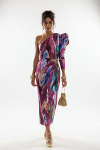 Robe midi imprimée multicolore, décolleté sur une épaule, manches amples bouffantes