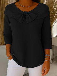 Pull à col nœud noir, manches trois-quarts, grand nœud au col