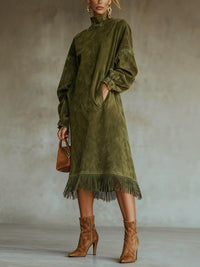 Robe à franges en daim vert olive, manches longues, col montant