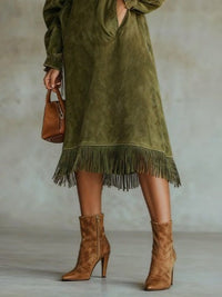 Robe à franges en daim vert olive, ourlet à franges, manches longues