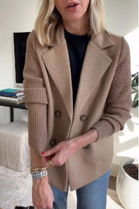 Blazer en maille croisée camel à double boutonnage, revers châle, manches longues côtelées