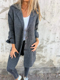 Veste blazer Stella grise à boutons, coupe longue, col châle et manches longues.