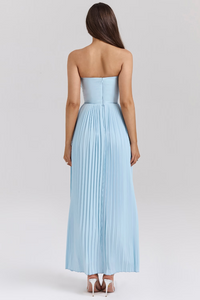 Robe midi bleu ciel dos nu avec bretelles fines et jupe plissée