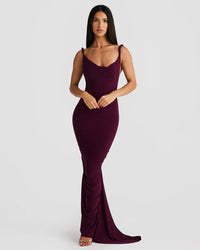 Robe longue Yelena violette, bretelles fines, encolure carrée et drapé au bas