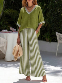 Ensemble tunique vert olive et pantalon rayé à jambes larges