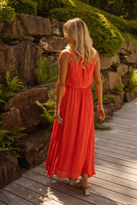 Robe d’été LISA™ orange vif, vue de dos, tissu léger, ourlet évasé