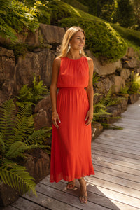 Robe d’été LISA™ orange vif, col rond, sans manches, plis à la taille