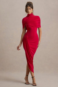 Robe longue asymétrique rouge, drapée sur le côté, manches courtes, col montant.