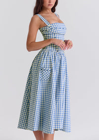Robe d’été midi sans manches à carreaux bleu et blanc, encolure carrée, poches.